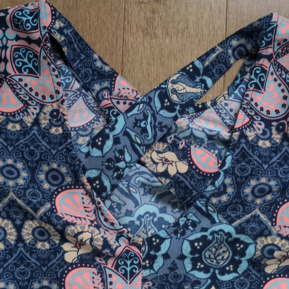 Mini dress with detail on back - Hollister - Picture 2 of 3